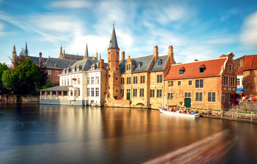 Η εκλεπτυσμένη μεσαιωνική αρχιτεκτονική της Φλάνδρας